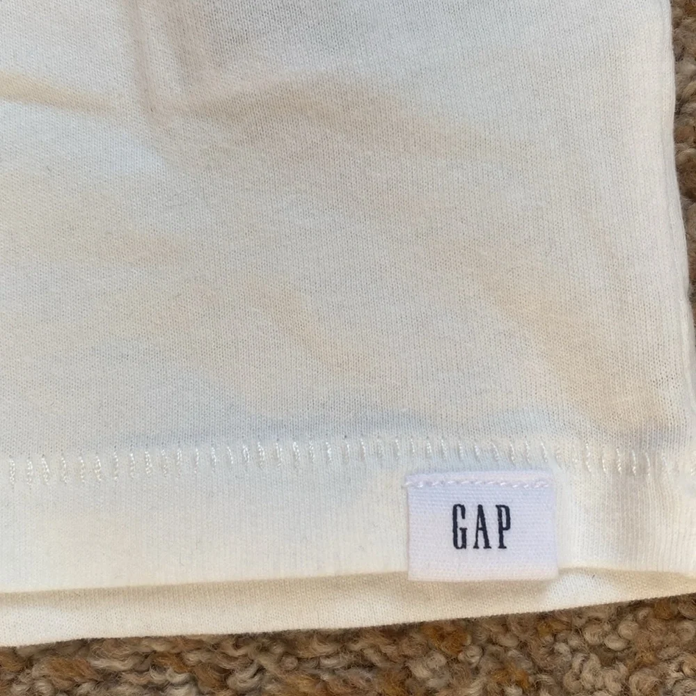 NWT Gap plain long sleeve T-shirt, white, L/10 with tag on front
